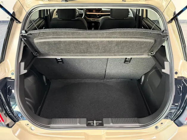 Suzuki Swift 1.2 Sakura Hybrid