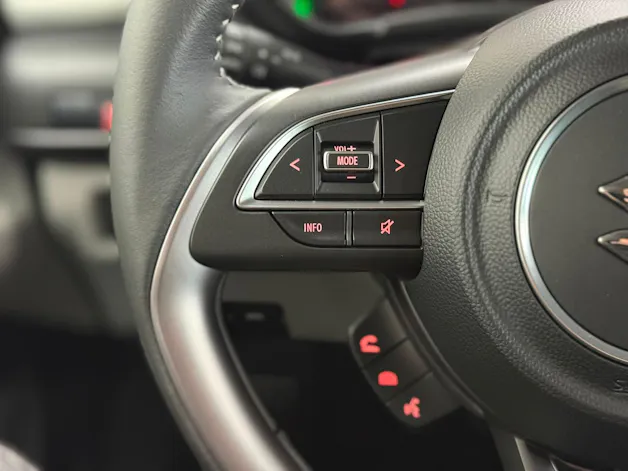 Suzuki Swift 1.2 Sakura Hybrid
