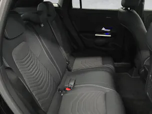 MERCEDES-BENZ GLA 200 Night Star | Auto Lang Special 2 von 8 | 0% Leasing für CHF 442.-/Mt.*