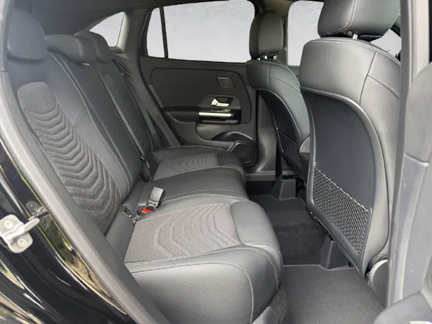 Mercedes-Benz GLA 200 Night Star Progressive