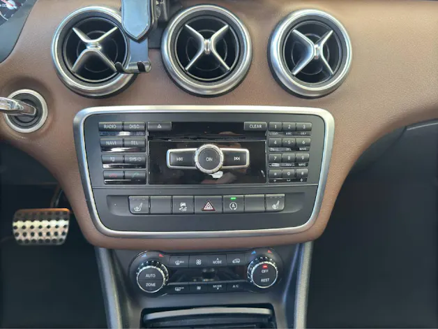 Mercedes-Benz A 45 AMG 4x4 *weiss MATT* 360PS