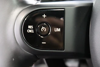 https://vehicle.imgix.net/4395674/1b6b8fd1-60ed-4553-a52e-1ed44927b062.JPG