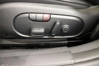 https://vehicle.imgix.net/4395674/e0904c15-4c3b-471a-aeb2-e896159201bf.JPG