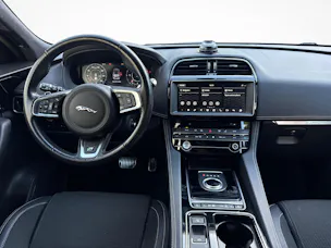 Jaguar F-Pace 2.0 D 180 R-Sport AWD