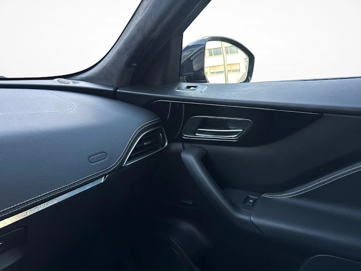 immagine del veicolo JAGUAR F-PACE