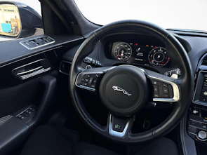 immagine del veicolo JAGUAR F-Pace 2.0 D 180 R-Sport AWD