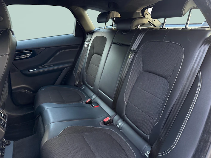 immagine del veicolo JAGUAR F-PACE
