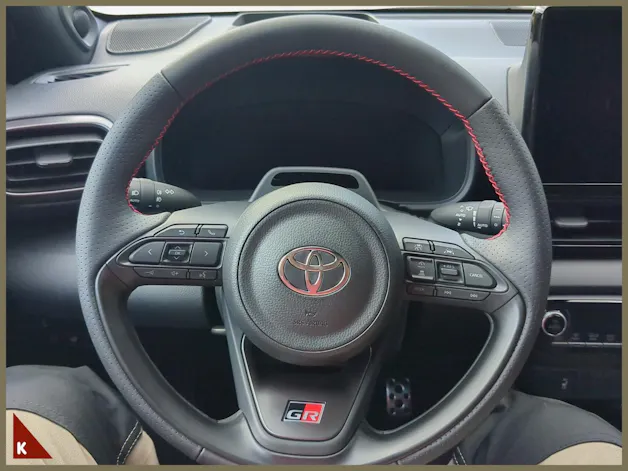 Toyota Yaris 1.5 VVT-i HSD GR Sport