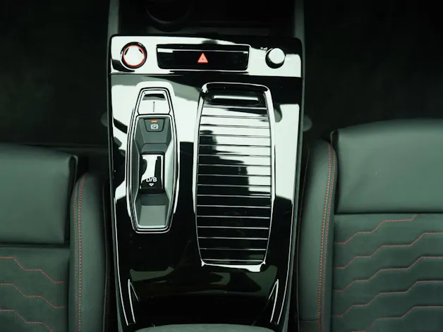 AUDI S6 e-tron Avant quattro