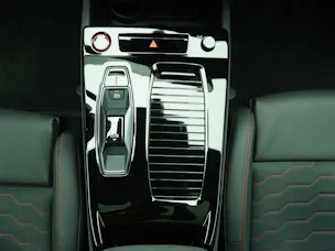 AUDI S6 e-tron Avant quattro