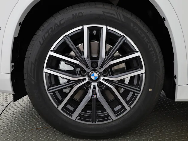 BMW X1 23i xDrive paddles