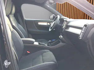 Volvo XC40 2.0 B4 MH Black Edition