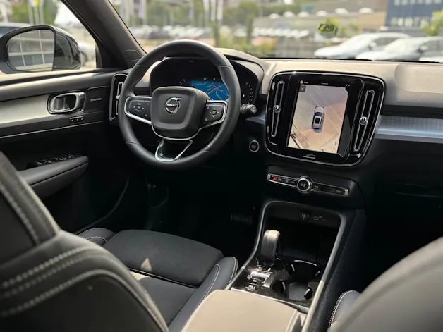 Volvo XC40 2.0 B4 MH Black Edition