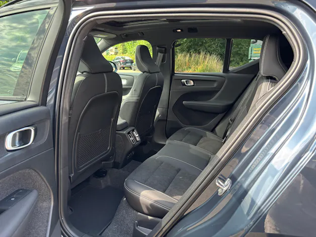 Volvo XC40 2.0 B4 MH Black Edition