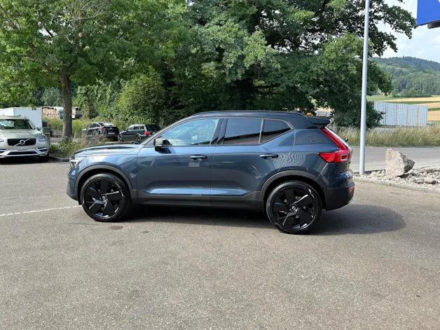 Volvo XC40 2.0 B4 MH Black Edition