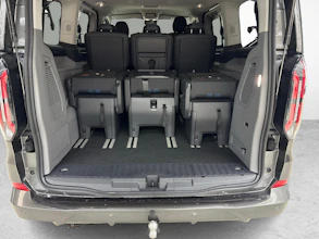 https://vehicle.imgix.net/4395863/2b24e1b3-0882-4cbc-b8cc-c195f72cb80d.jpg