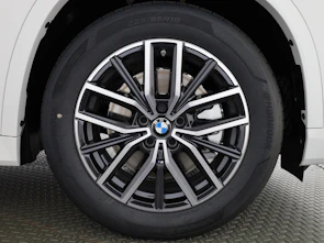 Fahrzeugbild BMW X1 23i xDrive paddles