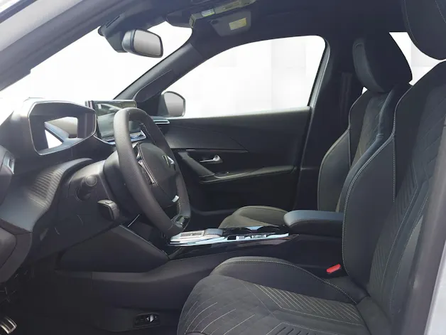 Peugeot 2008 1.2 Hybrid 145 GT