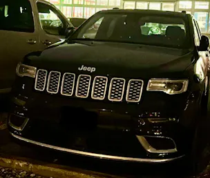 Jeep Grand Cherokee 5.7 V8 HEMI Overland