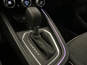 https://vehicle.imgix.net/4396009/dccc5420-63ee-409a-ae77-c1595adde7aa.jpg