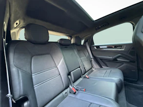 https://vehicle.imgix.net/4396030/c5cd65ff-dae2-4032-959e-636eee4164a3.jpg