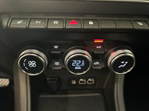 Fahrzeugbild MITSUBISHI ASX 1.6 HEV Intense