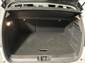 https://vehicle.imgix.net/4396038/b2d1cf94-acdb-44bd-8b7a-7c7e549187d8.jpg