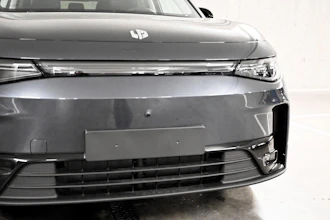 https://vehicle.imgix.net/4396045/103bfe47-3861-4e5e-ad05-f815bc57d197.jpg