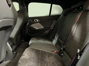 https://vehicle.imgix.net/4396106/c45a1372-5231-4a4e-bcdb-21232f7b6a6f.jpg