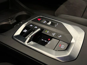 https://vehicle.imgix.net/4396106/f7a778bd-4b17-435e-b5bc-3ce1d06ac8a8.jpg