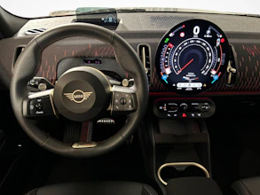 https://vehicle.imgix.net/4396116/2369b293-0b29-467c-8768-c5b2865d2db8.jpg