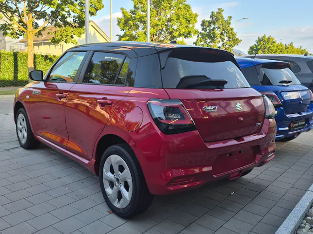 Suzuki Swift 1.2 Sakura Hybrid 4x4