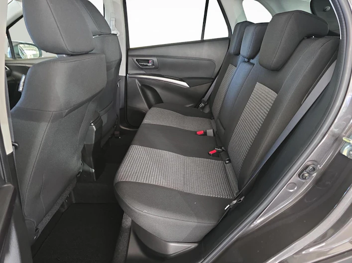 Fahrzeugbild SUZUKI S-CROSS