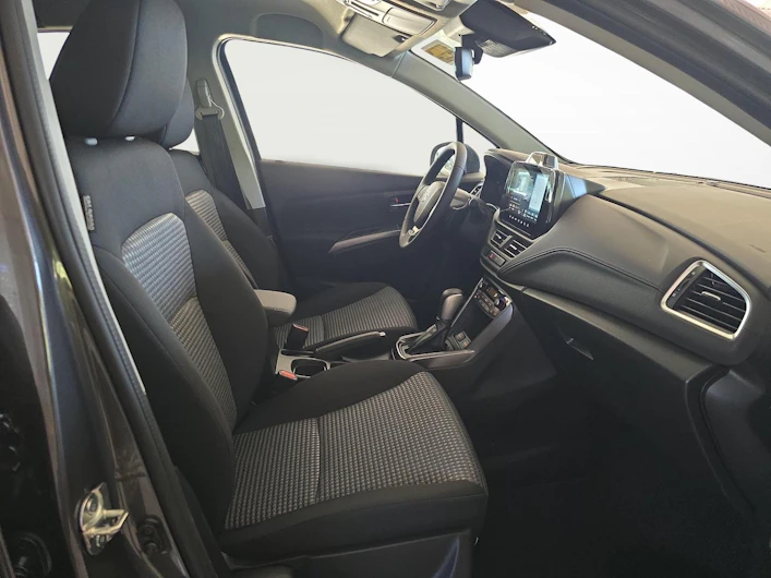 Fahrzeugbild SUZUKI S-CROSS
