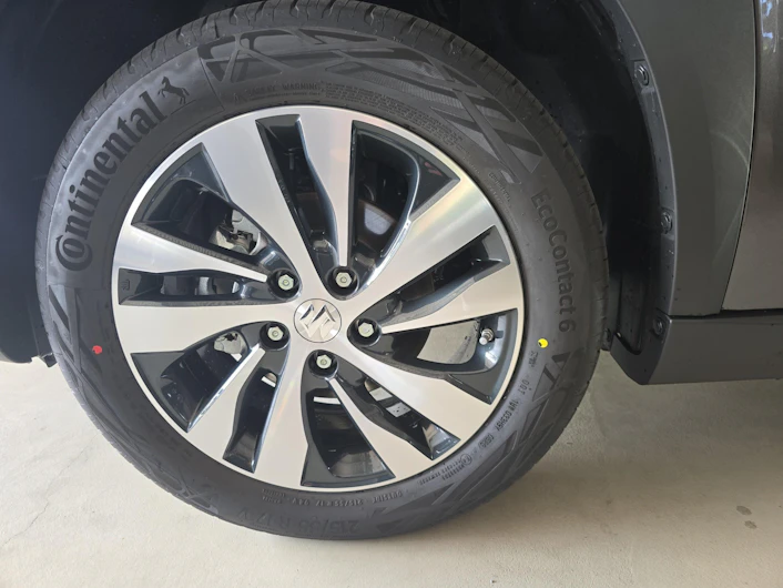 Fahrzeugbild SUZUKI S-CROSS