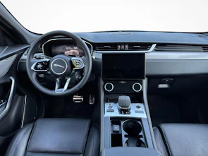 immagine del veicolo JAGUAR F-Pace 2.0 P400e R-Dynamic SE AWD