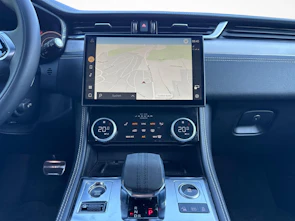 immagine del veicolo JAGUAR F-Pace 2.0 P400e R-Dynamic SE AWD