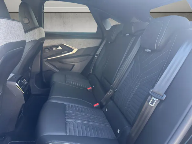 PEUGEOT 3008 1.2 Hybrid 145 GT Exclusive