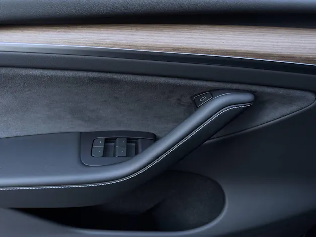 Tesla Model Y Long Range Dual Motor