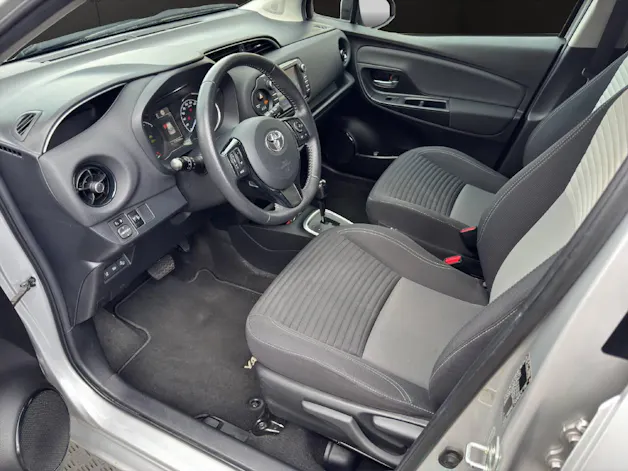 Toyota Yaris 1.5 VVT-i HSD Trend