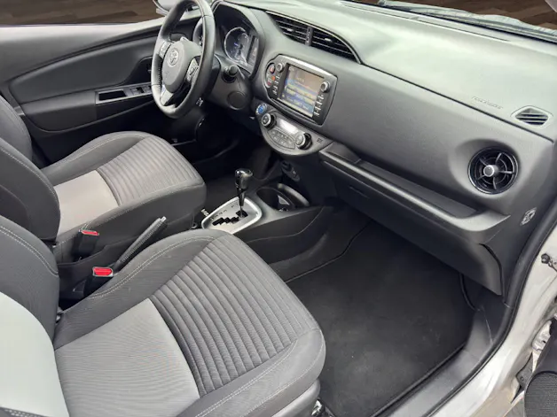Toyota Yaris 1.5 VVT-i HSD Trend