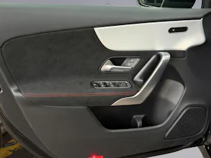 Mercedes-Benz A 220 AMG Line 4m