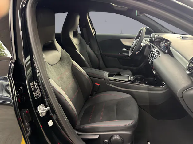 Mercedes-Benz A 220 AMG Line 4m