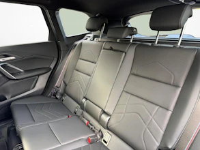 https://vehicle.imgix.net/4396326/30db8693-f24a-4c8c-b4e2-4d1d5280872f.jpg