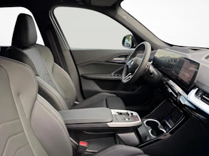 https://vehicle.imgix.net/4396326/fdbc62ff-d46f-4b5d-bd7c-80cb7340385d.jpg