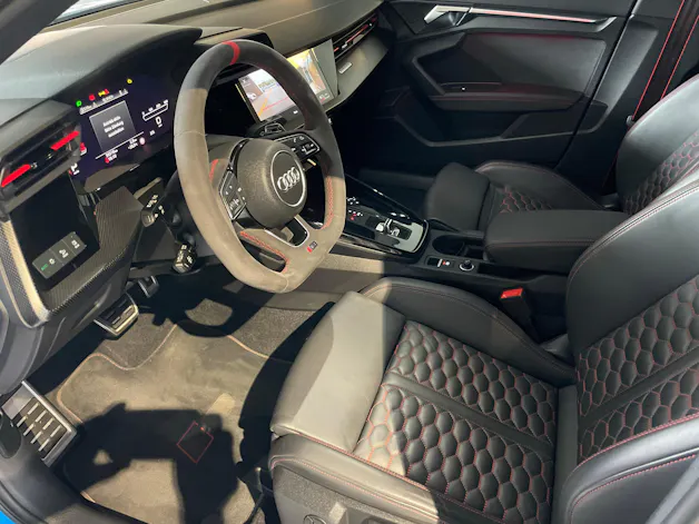 Audi RS3 Limousine 2.5 TFSI quattro S-Tronic
