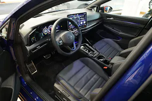 VW Golf 2.0 TSI R Black Edition DSG 4 Motion ABT 400 PS Akrapovič