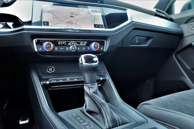 Audi Q3 45 TFSI e S line S-tronic