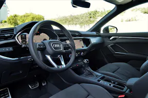 Audi Q3 45 TFSI e S line S-tronic