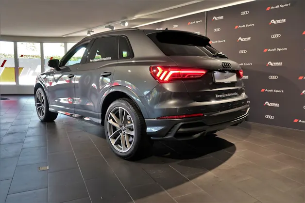 Audi Q3 45 TFSI e S line S-tronic